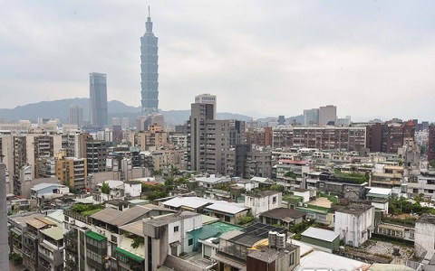 薪资倒退至17年前水平 台北网友叹工作10年难买房