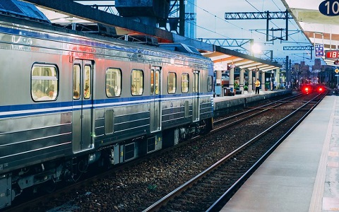 民众曝自强号长出蘑菇 台铁:将加强清洁