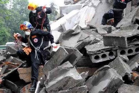 天灾无情人有情 两岸互助 天灾无情人有情 两岸互助