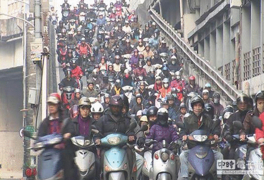 蔡英文走自己的路让台湾民众“无路可走” “前瞻”变“钱沾”便民成空谈 蔡英文走自己的路让台湾民众“无路可走” “前瞻”变“钱沾”便民成空谈