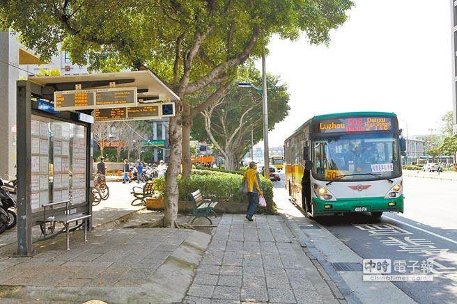 蔡英文走自己的路让台湾民众“无路可走” “前瞻”变“钱沾”便民成空谈 蔡英文走自己的路让台湾民众“无路可走” “前瞻”变“钱沾”便民成空谈