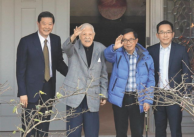 陈水扁李登辉时隔12年高调“破冰” 蔡英文尴尬了吗?.jpg