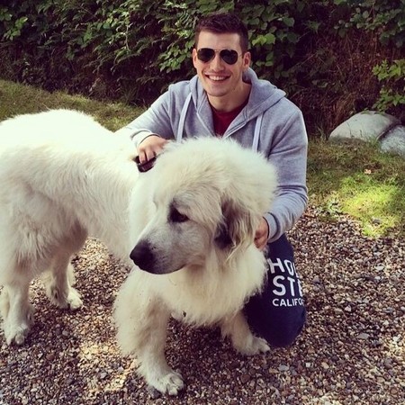 ����˹�����ж��þ�ͻȻ��˦����Ʒ˧������������λ�Ұ���