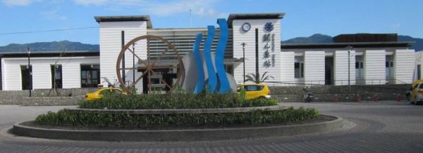 ������·ʮ�ĸ���վ ������һ��һ��ɫ