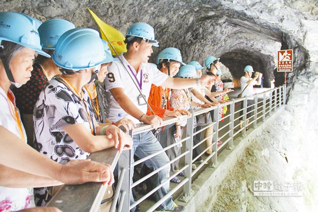 台湾"大选"陆客赴台人数骤减 每天约损失3.1亿 台湾"大选"陆客赴台人数骤减 每天约损失3.1亿