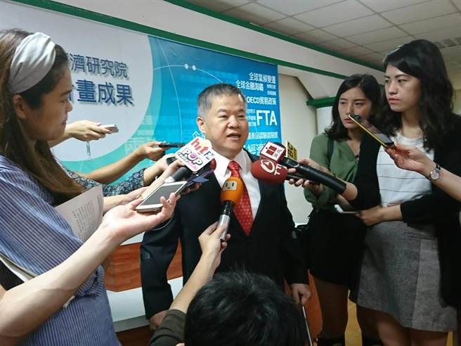 ���о�Ժ���������̨��������óɳ������ʣ�GDP�ɳ��ʣ�Ӧ�ɵ�1.03%��������ԼΪ1.81%