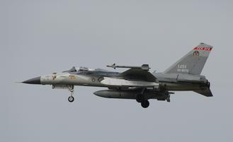 台湾军方首度公布空射型远距精准攻陆武器