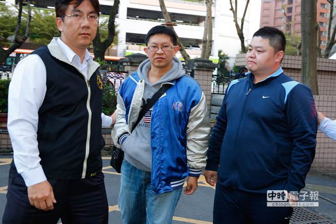 台军采购弊案连爆 台媒批小鬼当道烂到根部 台军采购弊案连爆 台媒批小鬼当道烂到根部