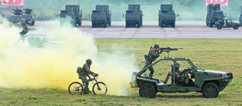 台网友分享军中藏手机秘技 汉堡水饺里都可藏?(图) 台网友分享军中藏手机秘技 汉堡水饺里都可藏?(图)