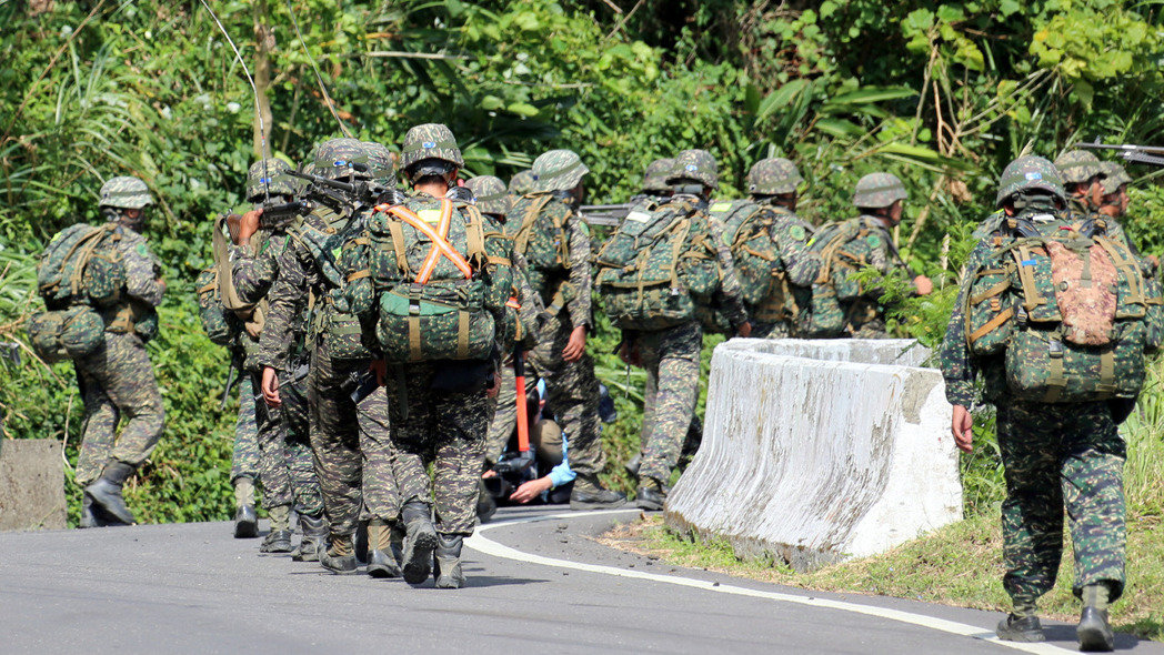 台防务部门称2018年起不再征义务役 台防务部门称2018年起不再征义务役