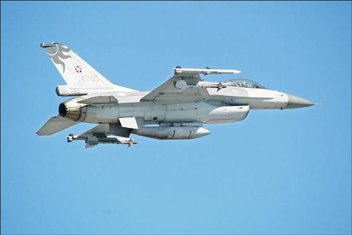 台军 F16