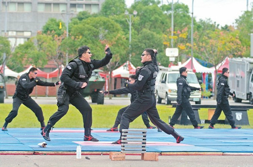 ̨��Ұս���ӽ���������ǿս������ͼ��