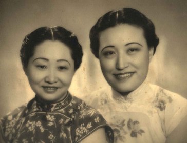 �½��磨�ң� �½���ͽ���ʯû����������һ�κ�������½���ͬȥ����ƽ��ҽԺ������һλ�����Ⱦ��������ǰ��̥��ΪŮ������εھ�̥����ŮӤ����������ˡ��Ρ��¿�����Ӥ�������ϲ�������½������ý���ʯͬ�⣬�ͱ��ؼ����ˣ�ȡ�������㡱������Ӣ�Ӥ����(baby)ͬ������ϣ�����ܴ���һ���ܵ�����顣�����㡱�����ɽ���ʯȡ�����⣬����ʯ���½�����������������ĸ���ճ¡�