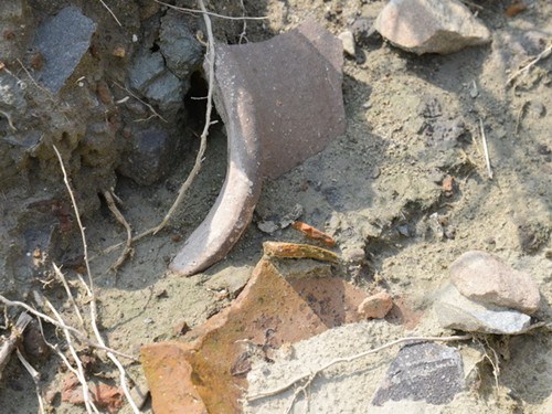 暴雨冲出大量陶片台湾云林县发现史前遗址