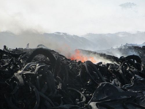 台湾桃园废轮胎厂5度火灾警方不排除人为纵火