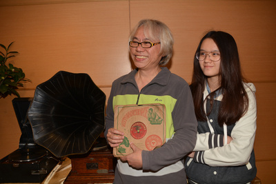 ̨��������С40��Ů��������һ����������˽�