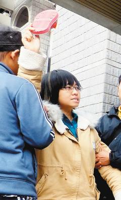 台女大学生向江宜桦扔鞋被判罚5千元提抗告被驳回