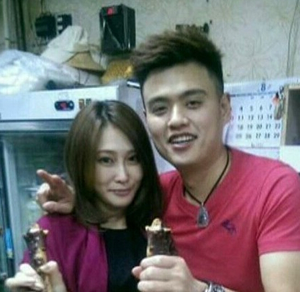 涉入夜店杀警案的富少情侣档曾威豪、刘芯彤,被检方依伤害致死罪起诉,并要求从重量刑。(台媒图) 涉入夜店杀警案的富少情侣档曾威豪、刘芯彤,被检方依伤害致死罪起诉,并要求从重量刑。(台媒图)