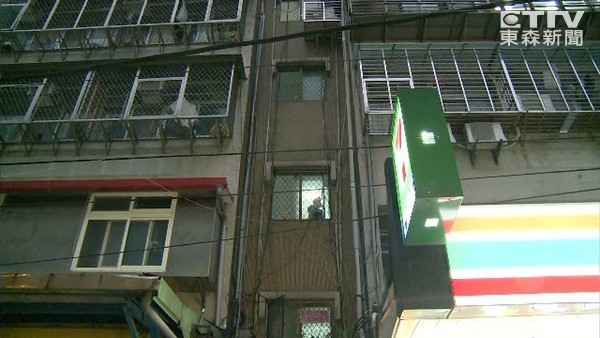 修插座起争执 台湾退学港生持哑铃敲死老房东。（台媒图）