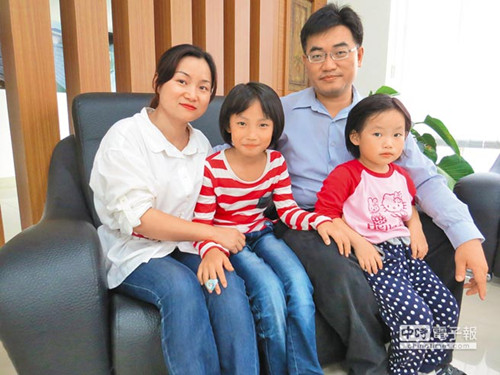 台湾郎为娶川妹子酒品测试喝到趴下(图) 台湾郎为娶川妹子酒品测试喝到趴下(图)