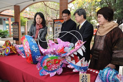 台“客委会”推广客家文化苗栗小学生秀技艺(图) 台“客委会”推广客家文化苗栗小学生秀技艺(图)