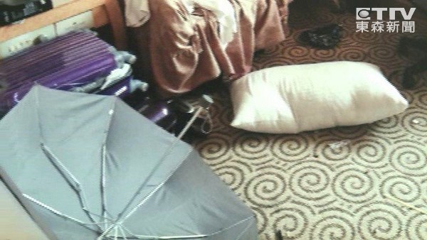 �ۼ����ӵ�һ����̨����ڷ���󳳴��֣����������֡���̨ýͼ��