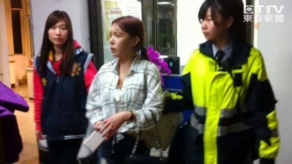 ��Ů3���̽�25��Ԫ��ȴ�ڷ���ǰϦʧ�类������̨ýͼ��