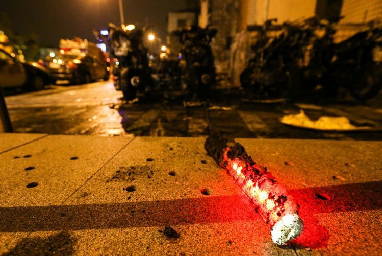 台北松山派出所发生火警 11辆警用机车被烧毁(组图) 台北松山派出所发生火警 11辆警用机车被烧毁(组图)