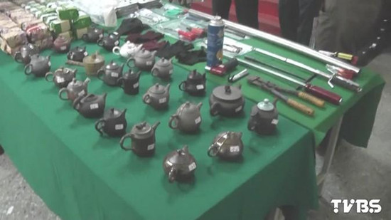 男子养小三缺钱偷盗被逮警察打趣:小偷也辛苦