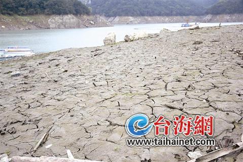 台逢70年来最严重旱情 台军抗旱 野战净水车助阵 台逢70年来最严重旱情 台军抗旱 野战净水车助阵