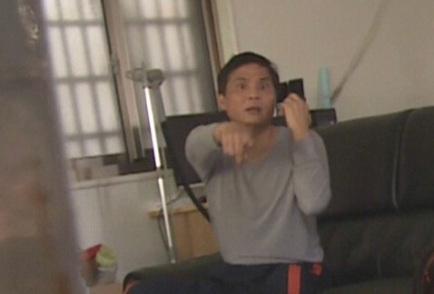 台湾云林议员大闹警察局 醉酒咆哮打警员耳光