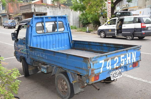 小偷窃高档红酒不识货藏废弃仓库(图)