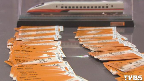 �о�����ҵΪͬѧ��������Ʊ�շ�10Ԫ���ţ��Ϊ