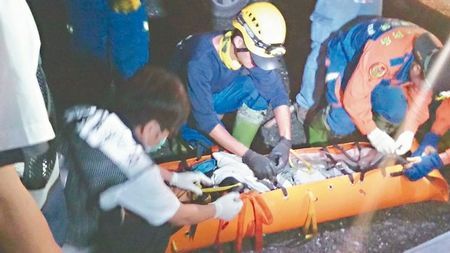 �Ż��þ˾���ɽ��Ұ�� Ϊ����ʧͷ��׹�ȹ���(ͼ)