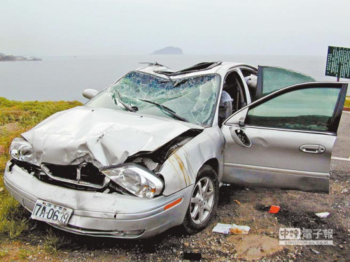 2001�ꡰ��֥��̨����Ϯʱ������ͬ�򸾵�����������׹��ɽ�¡�(̨�塶�й�ʱ����)