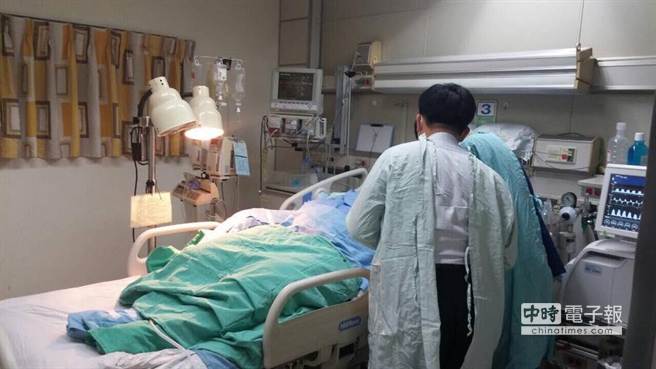 台湾粉尘爆炸后续:一李姓伤员待母到院后拔管 台湾粉尘爆炸后续:一李姓伤员待母到院后拔管