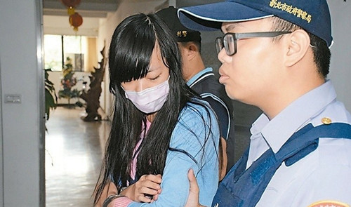 台湾一女子疑因医师不开药连续殴打6人被捕(图)
