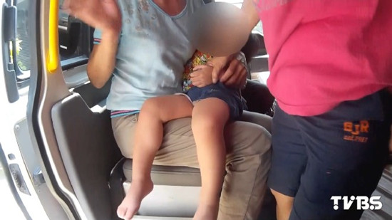 2岁男童不肯吃感冒药家属强灌险致其窒息(图)