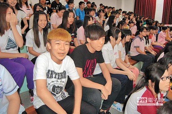 台湾一60年女校首次招男生校长坦言受少子化冲击