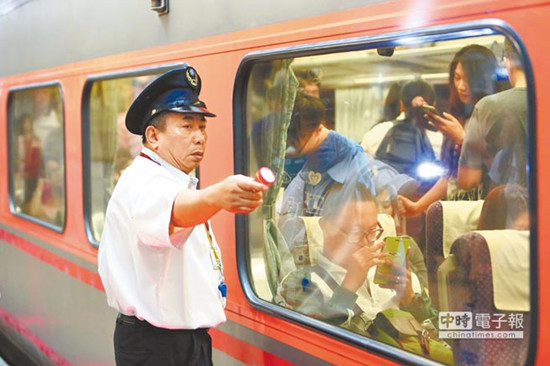台铁区间车载客量增33%造福通勤族(图)