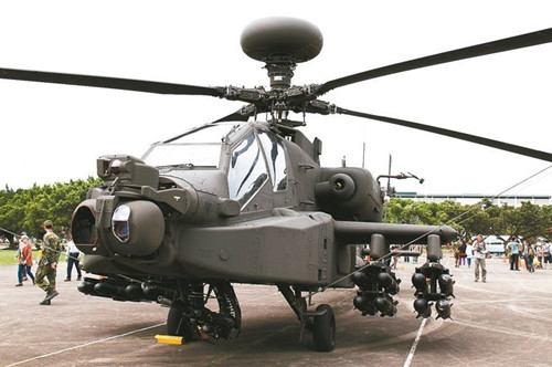 台民众参观阿帕奇直升机嘉义首发团报名踊跃