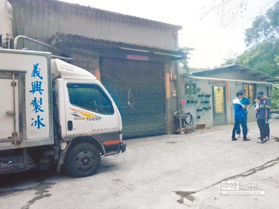 ̨��һ��˾�þ�ˮ������3ǧ�ֿ��ѱ����ڳ��¶�