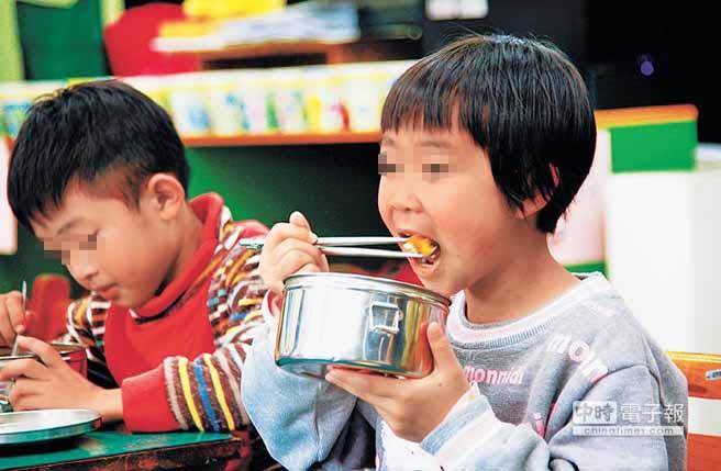 台湾转基因食品退出校园后餐费必涨 钱由谁出成难题