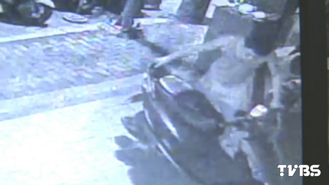 车主"偷"车 修车行老板无奈报警"吃闭门羹“ 车主"偷"车 修车行老板无奈报警"吃闭门羹“