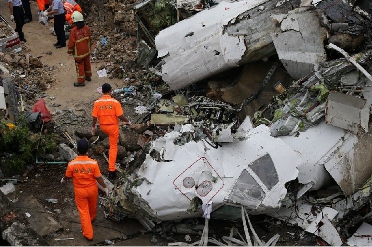 台湾澎湖空难侦结:机场勤务官不同意改变跑道所致 台湾澎湖空难侦结:机场勤务官不同意改变跑道所致