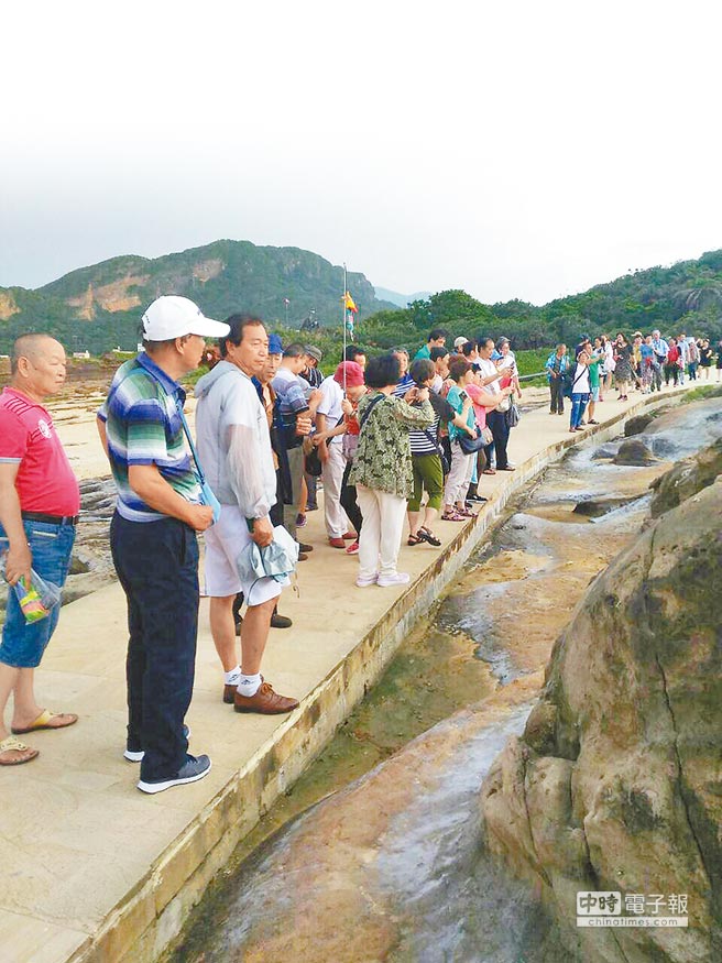 台媒:两岸直航航班起降架次4月出现今年首次负增长 台媒:两岸直航航班起降架次4月出现今年首次负增长