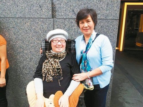 林婷婷不放弃自己,靠母亲游慧真和家人支持。台湾《联合报》记者林孟洁/摄影