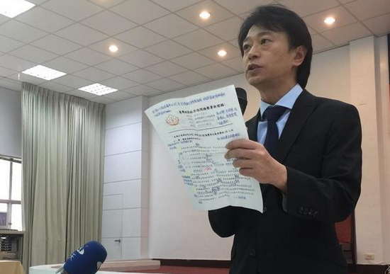 台火烧游览车司机酒后自焚?检方:不排除各种可能 台火烧游览车司机酒后自焚?检方:不排除各种可能