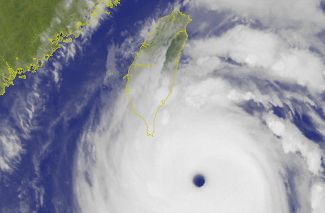 21年来最强台莫兰蒂暴风圈触恒春半岛 多县市停班停课 21年来最强台莫兰蒂暴风圈触恒春半岛 多县市停班停课
