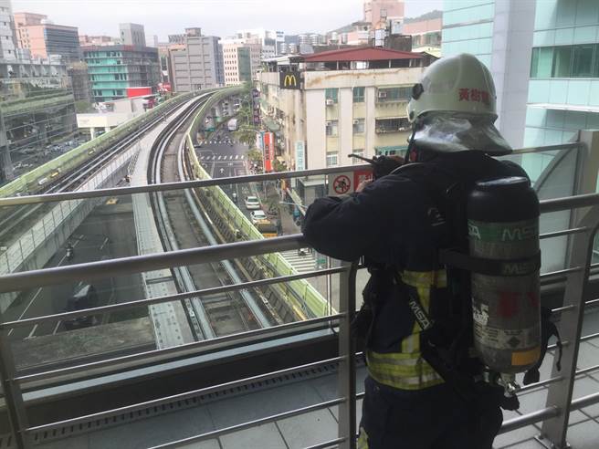 台北地铁传爆炸声 消防部门：疑列车轮胎爆胎